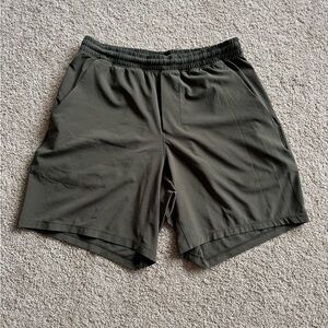 Men's Medium Lululemon Olive Green Pace Breaker 7” Shorts
